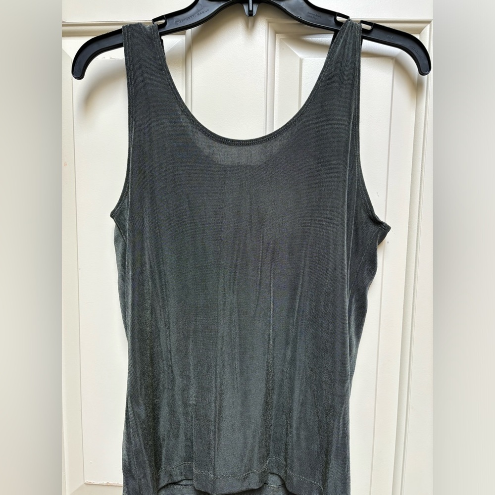 Like New! Women’s Chico’s Jumpsuit. Color Green - Picture 7 of 10